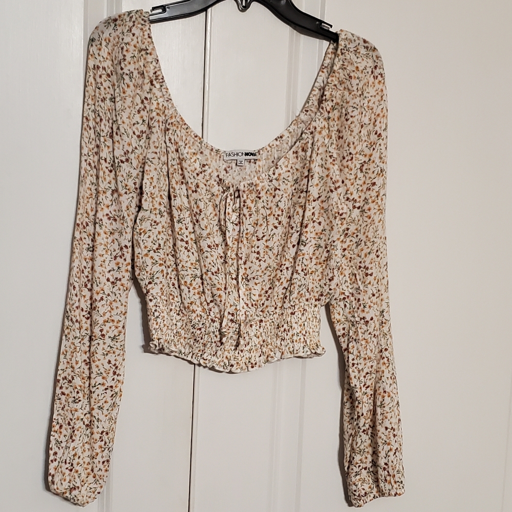 Fashion Nova Cream Flowery long sleeve cropped smock waist blouse sz Sma…